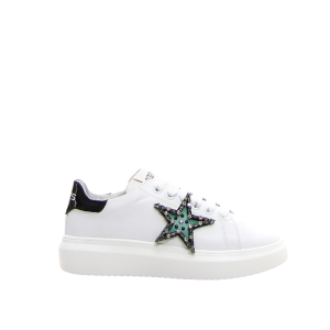 Sneaker con stella - bianco