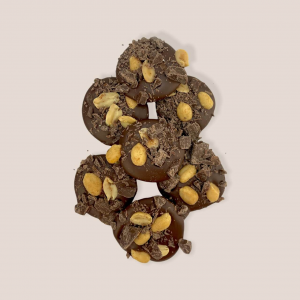 Monete di Cioccolato ricoperte da Scaglie di Cioccolato e Arachidi