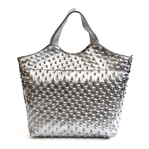 Maxi shopping bag in pelle con piramidi in rilievo - Argento